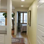 Spacious For 3 With Sauna דירה *